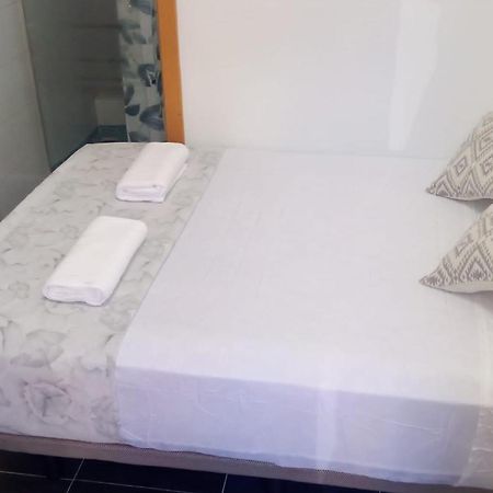 Estudio Encantador Cerca Del Carrefour Rosaleda 1 Málaga Exteriör bild