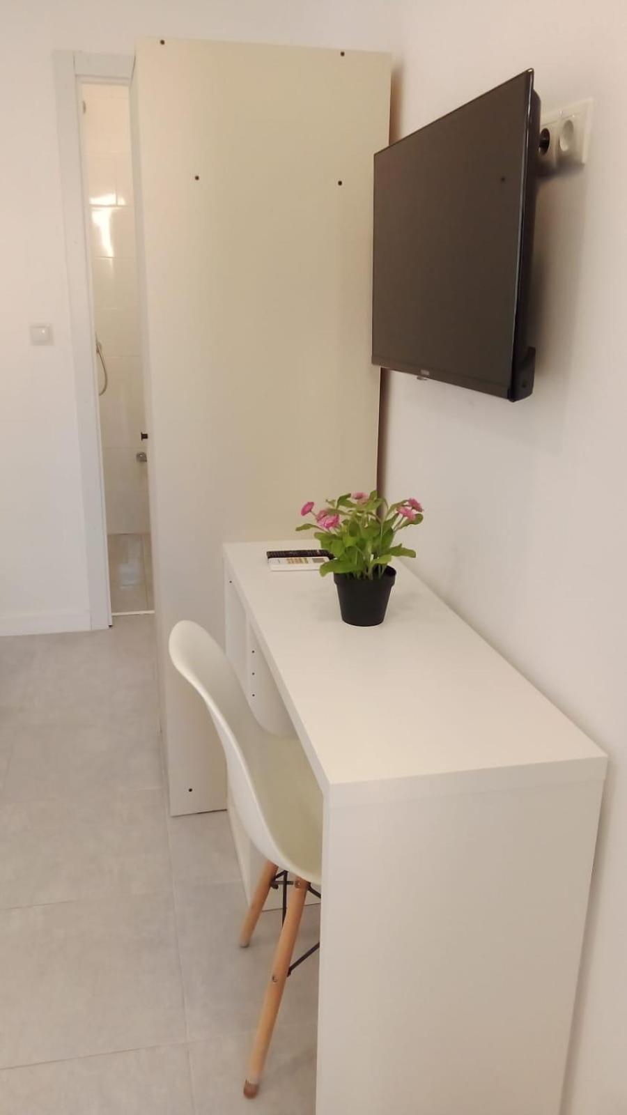 Estudio Encantador Cerca Del Carrefour Rosaleda 1 Málaga Exteriör bild