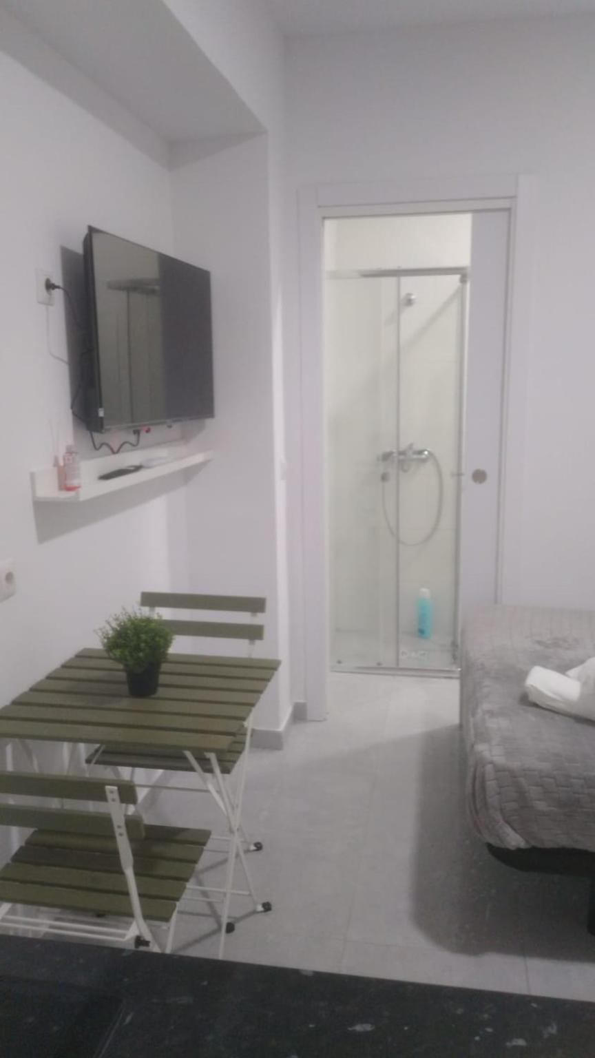 Estudio Encantador Cerca Del Carrefour Rosaleda 1 Málaga Exteriör bild