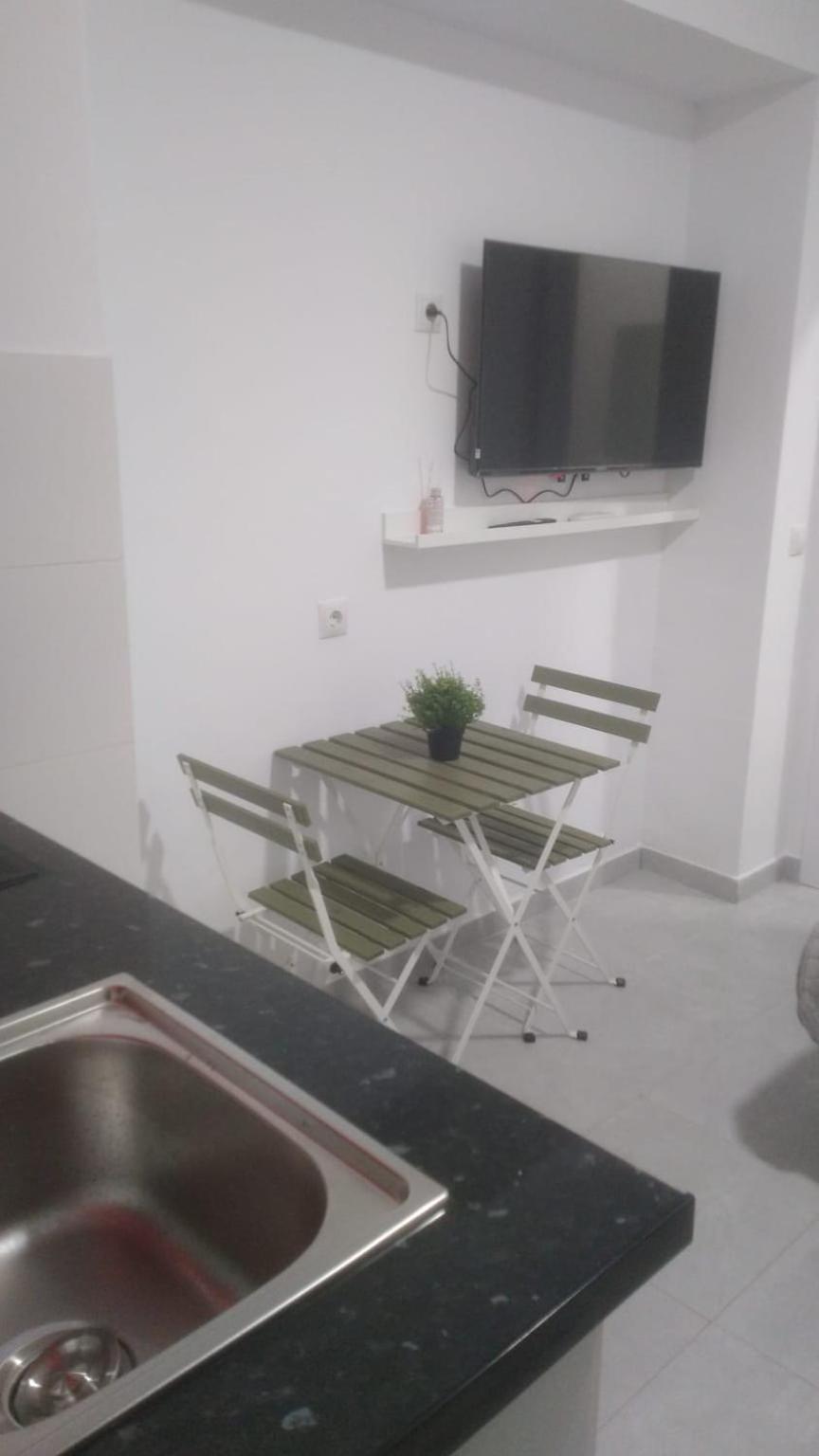 Estudio Encantador Cerca Del Carrefour Rosaleda 1 Málaga Exteriör bild