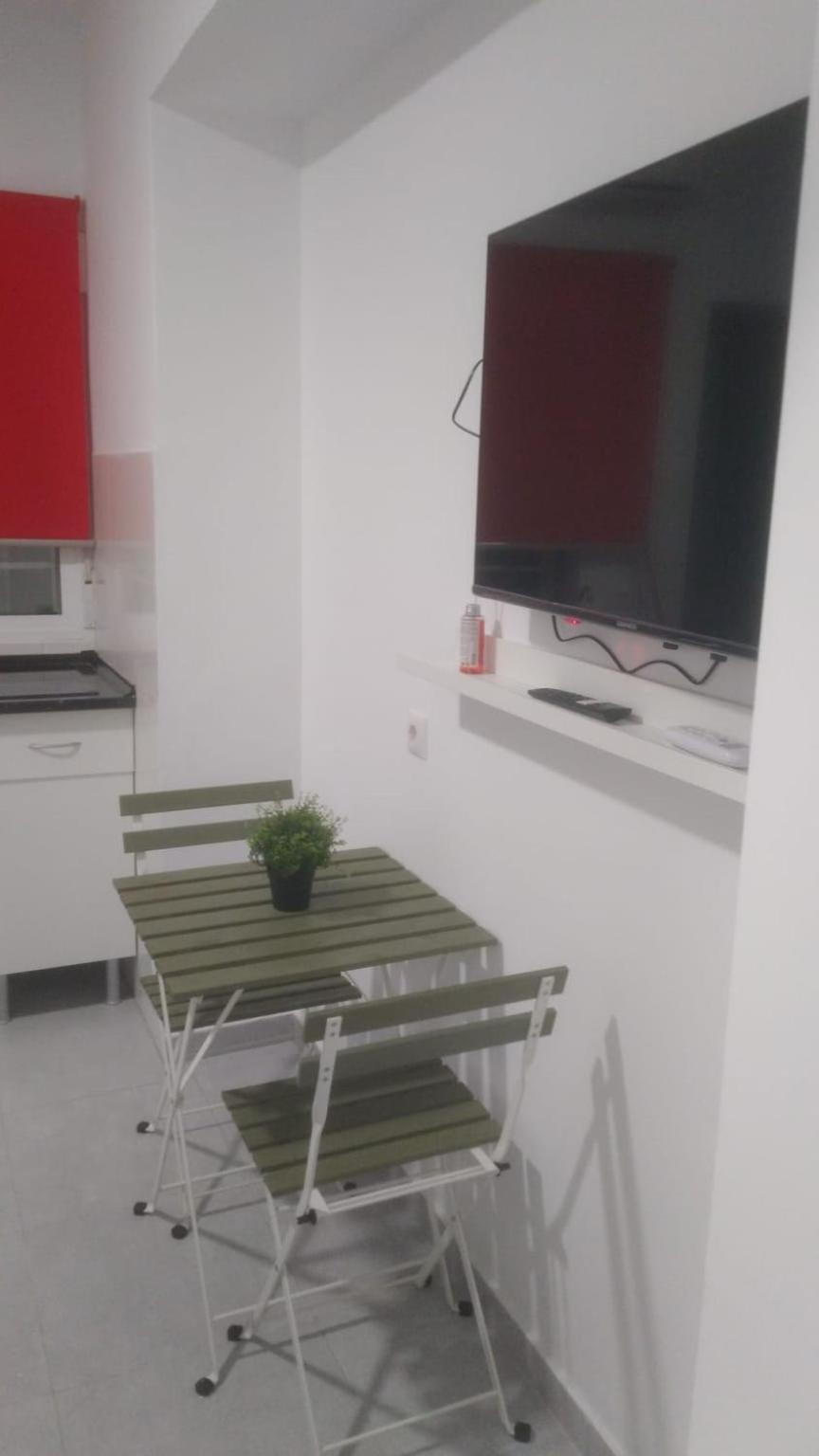 Estudio Encantador Cerca Del Carrefour Rosaleda 1 Málaga Exteriör bild